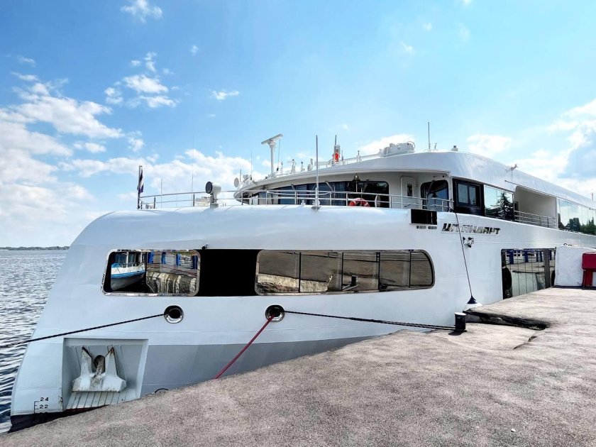 Штандарт яхта Сечина