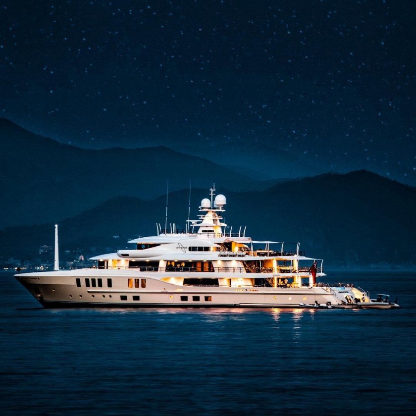 Дмитрий Медведев яхта