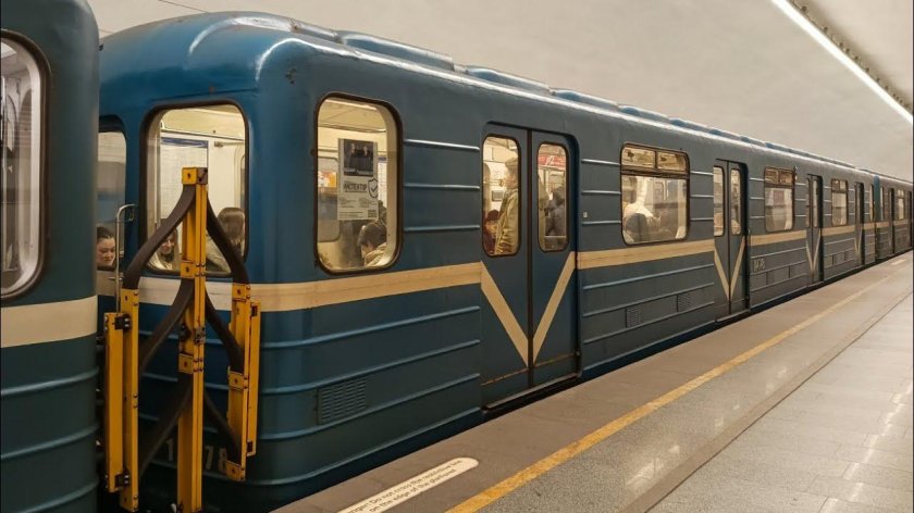 Вагон метро