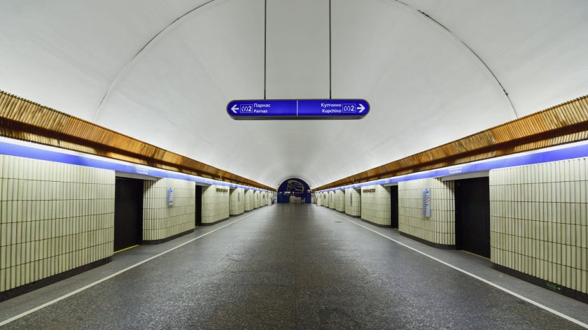 Станция метро петроградская