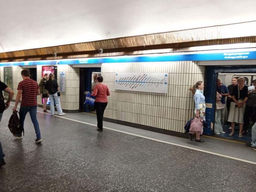 Станция Парнас лифт