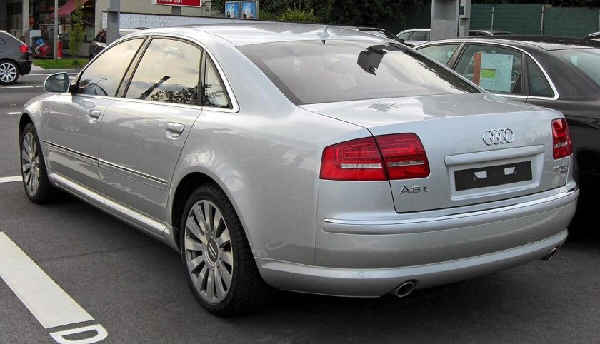 Audi a8 d3 long