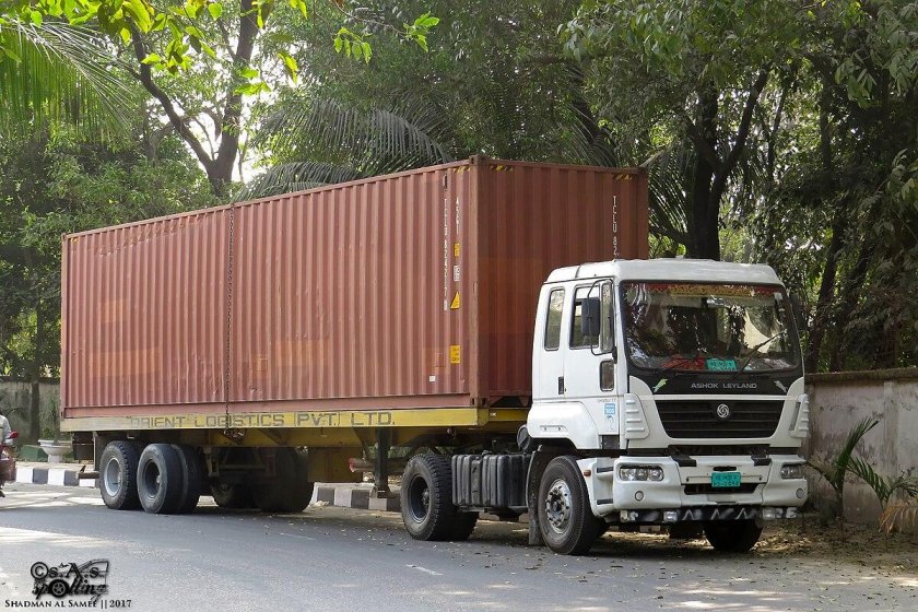 Индийский грузовик Ашок Лейланд
