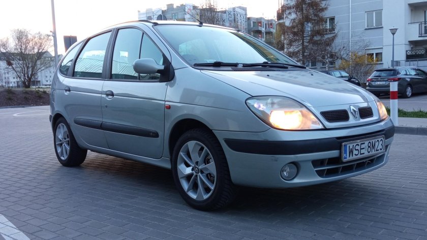 Рено Сценик 1999 1.6 бензин
