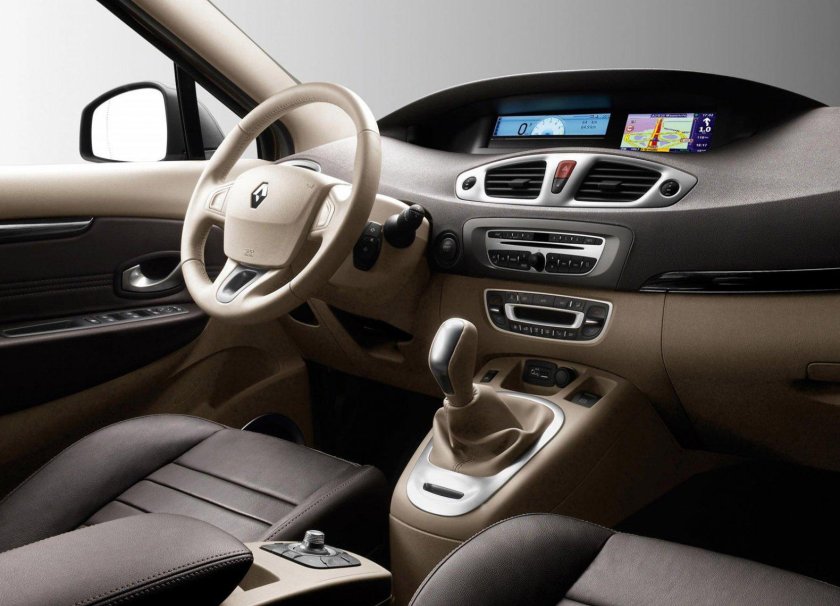 Рено Сценик 2010 салон