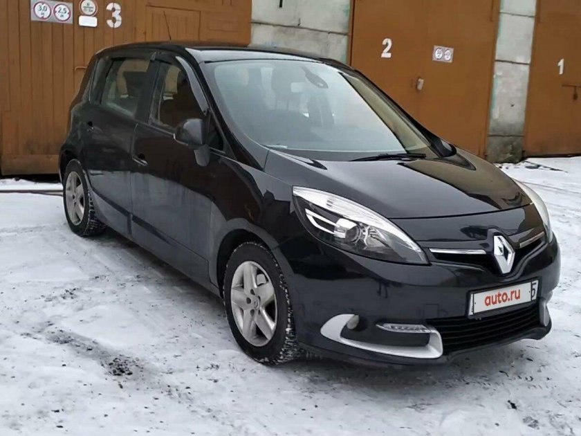 Машина Peugeot 107