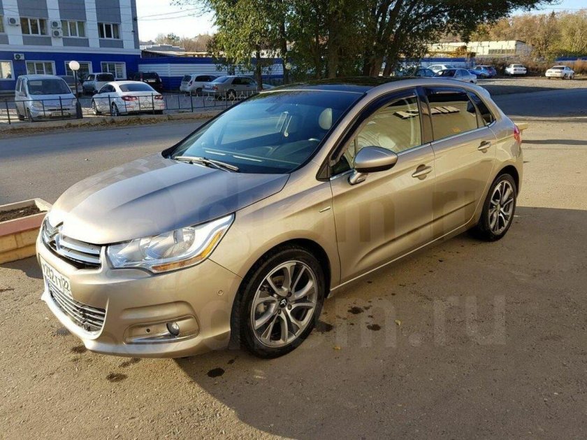 Ситроен с4 хэтчбек 2012 бежевый