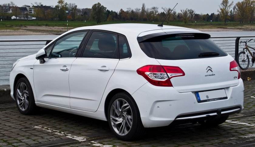 Citroen c4 белый хэтчбек
