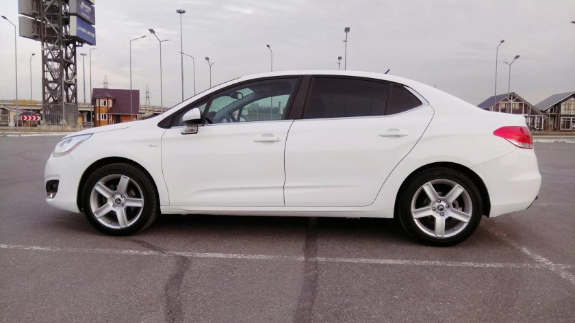 Citroen c4 sedan r17