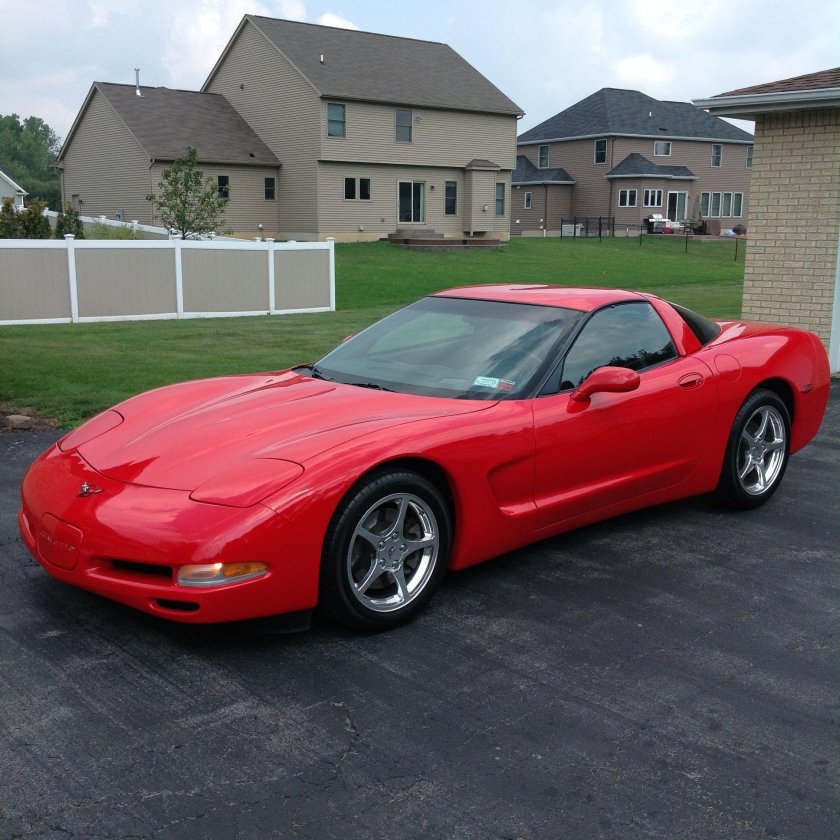 Chevrolet Corvette 2000 год