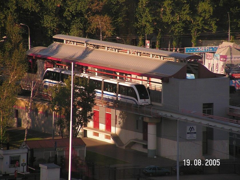 Улица Сергея Эйзенштейна (станция монорельса)