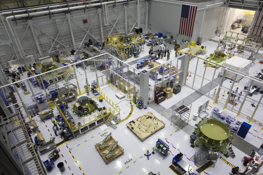 Внутри CST-100 Starliner