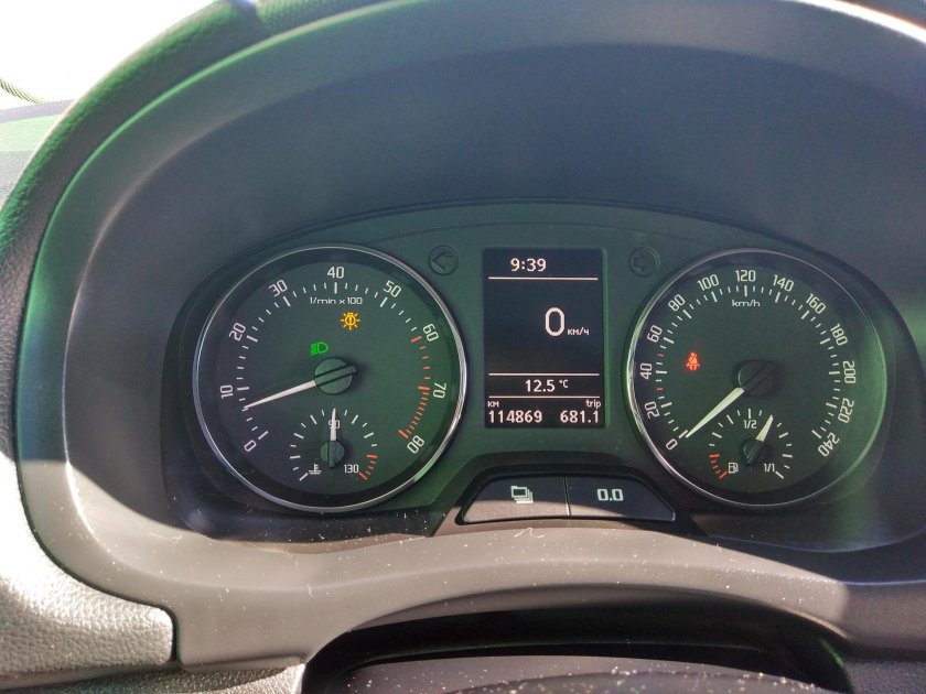 Skoda Fabia 2 приборная панель