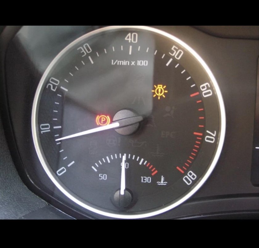 Индикатор лампы на панели Шкода Фабия 2