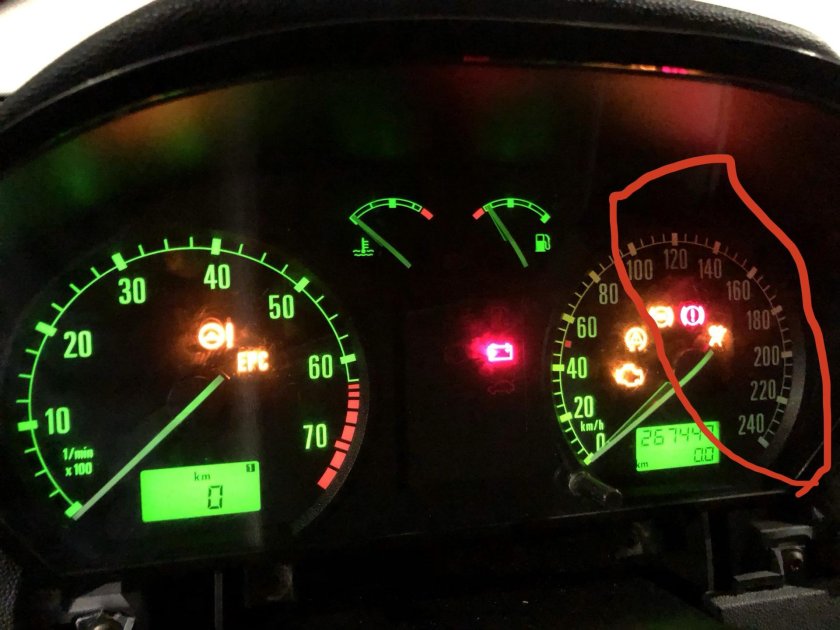 Skoda Fabia 2 приборная панель