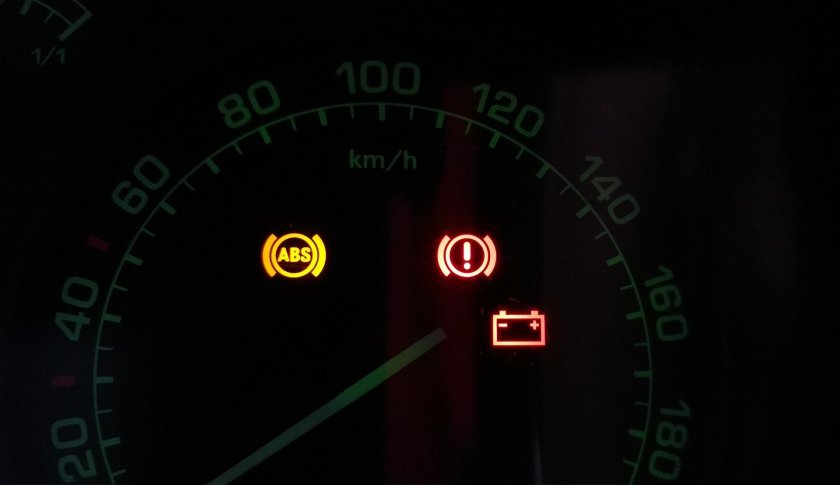 Горит чек Шкода Октавия а5