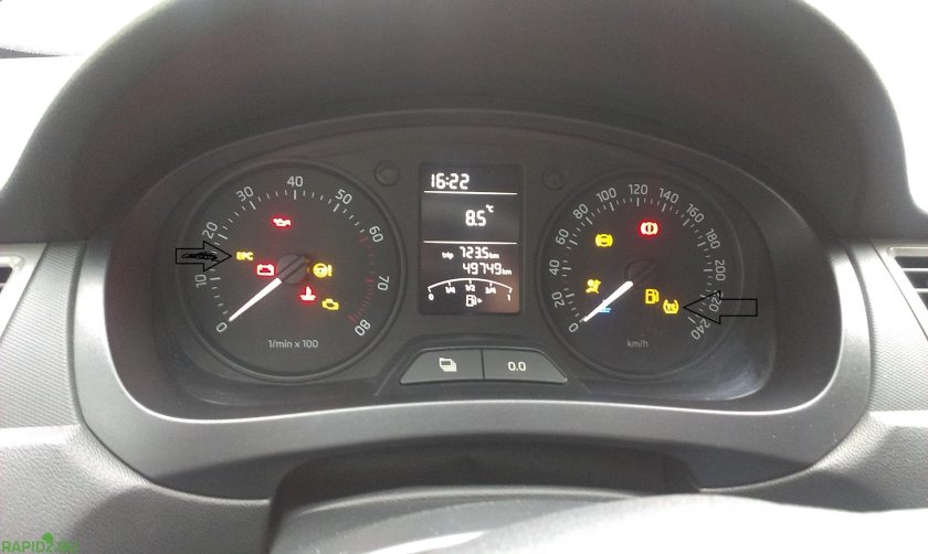 Панель приборов Шкода Рапид индикатор лампы