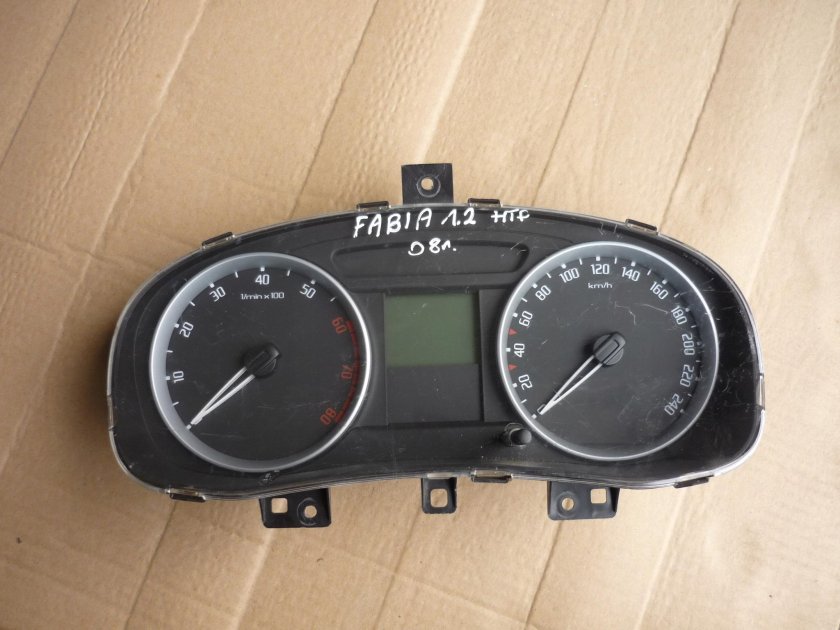 Панель приборов Фабия 2