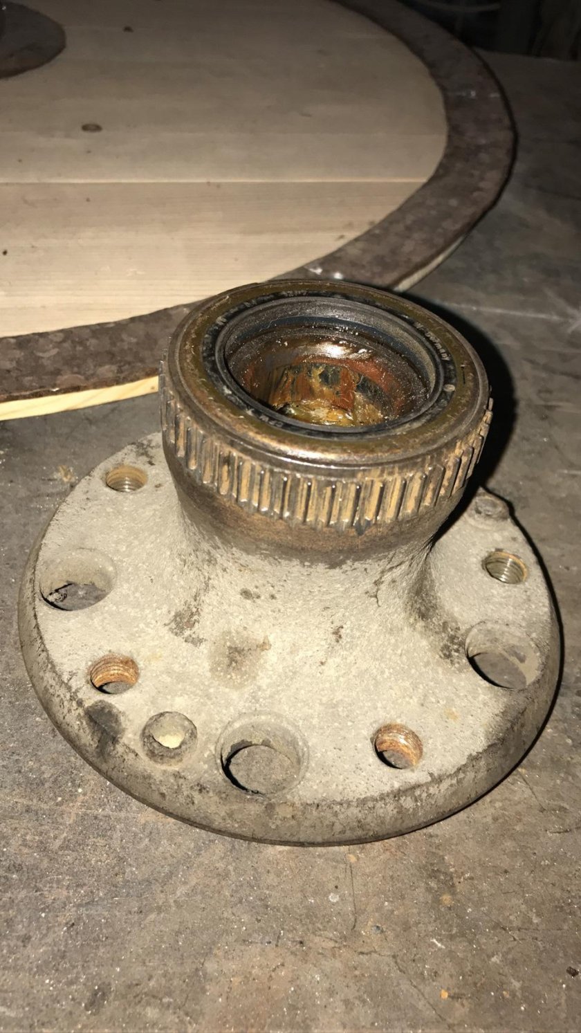 Мерседес 124 передняя ступица