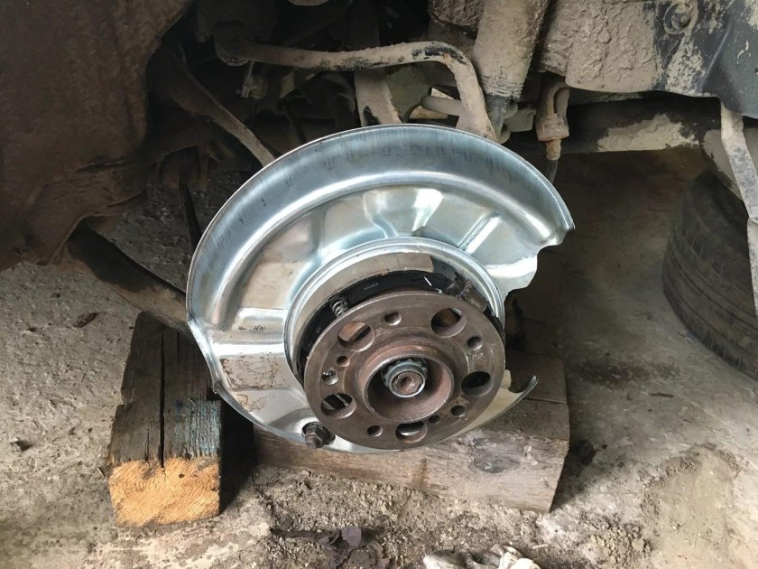 Задний ступичный подшипник Мерседес 124