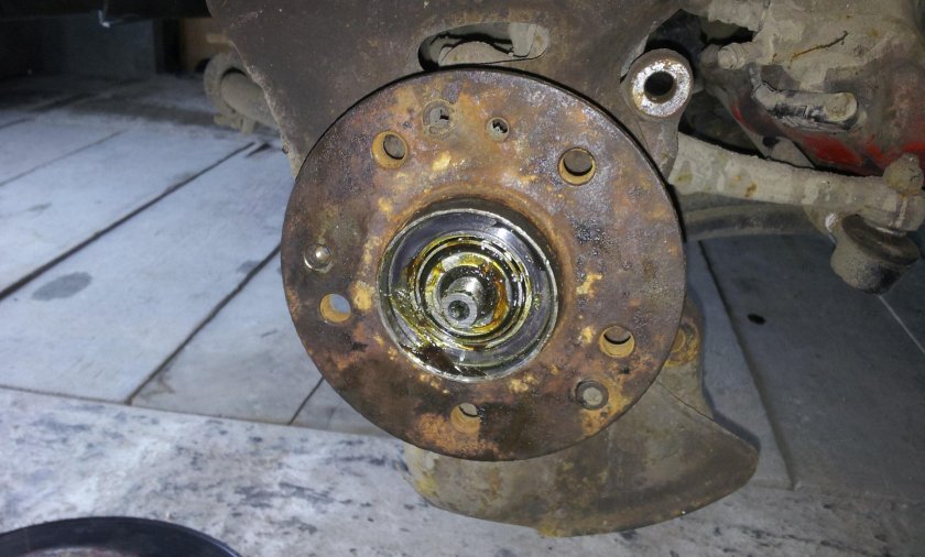 Передний ступичный подшипник Мерседес 124