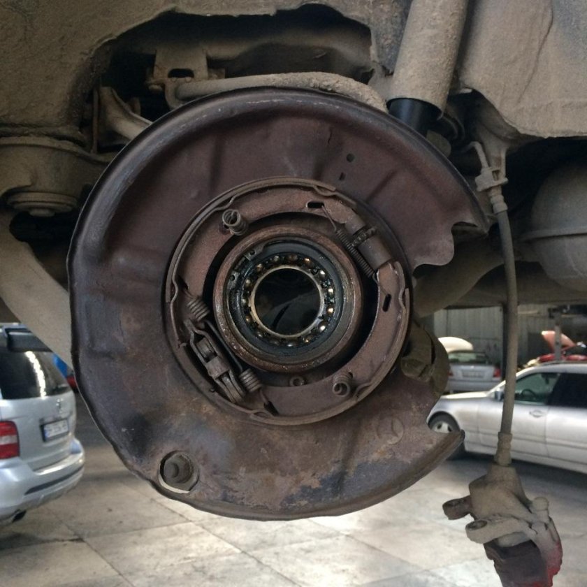 Задний ступичный подшипник Мерседес 124