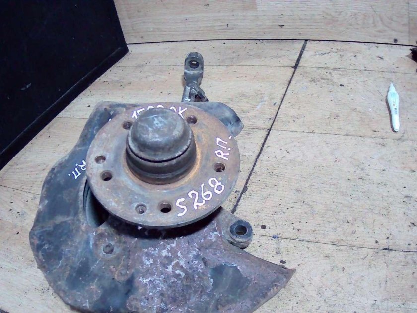 Mitsubishi 3870a011 кулак поворотный левый