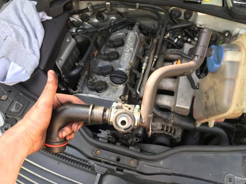 Клапан вентиляции картерных газов Ауди а4 1.8 турбо 170