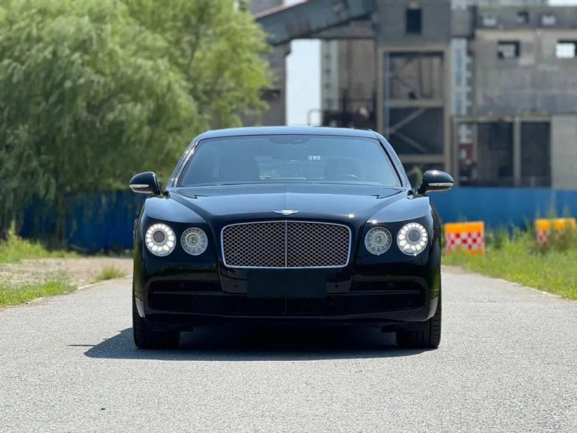 Бентли flying spur