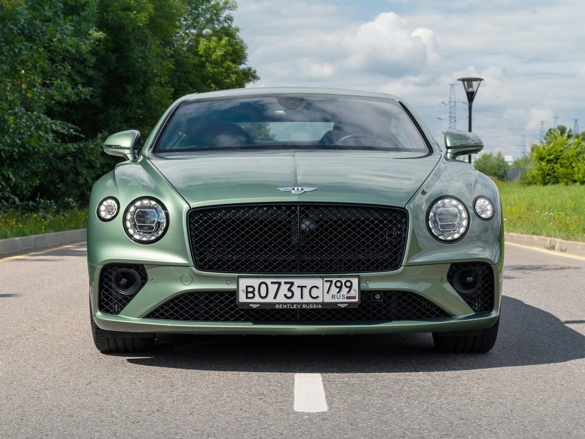 Бентли Континенталь gt2020 зеленая