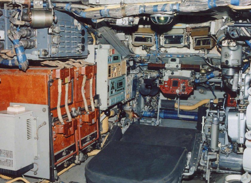 Кабина механика танка т 80