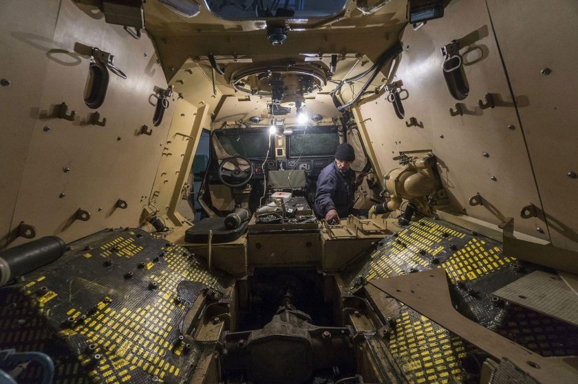 Внутри танка т 80