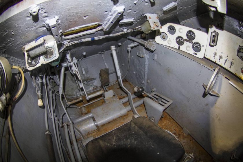 Место механика водителя т-34