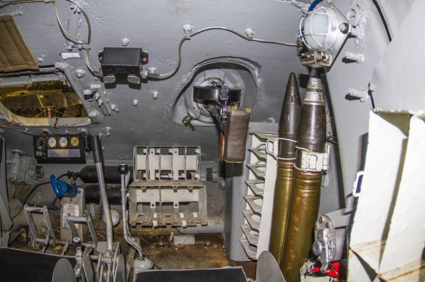 Т 34-85 внутри танка