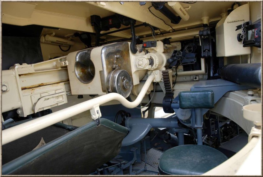 Место мехвода танка тигр