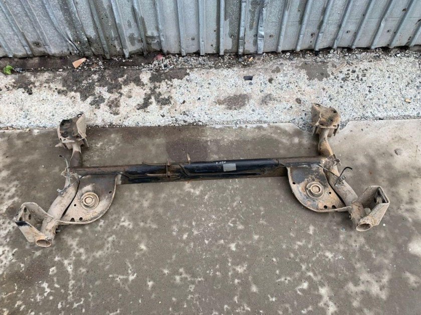 Задняя балка рено сандеро