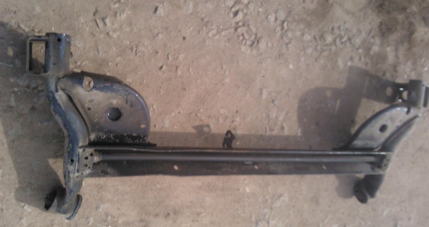 Балка Рено Логан 2