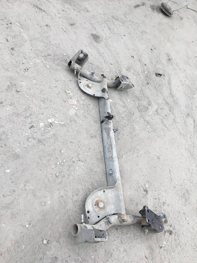 Балка Рено Логан 1