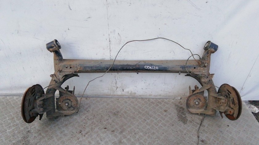 Задняя балка Рено Кангу