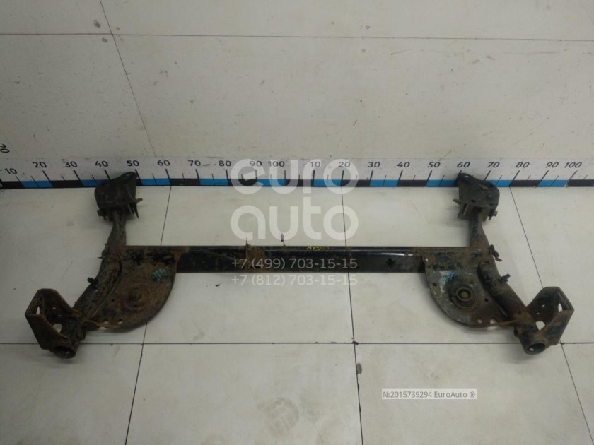 Задняя балка Рено Логан 1