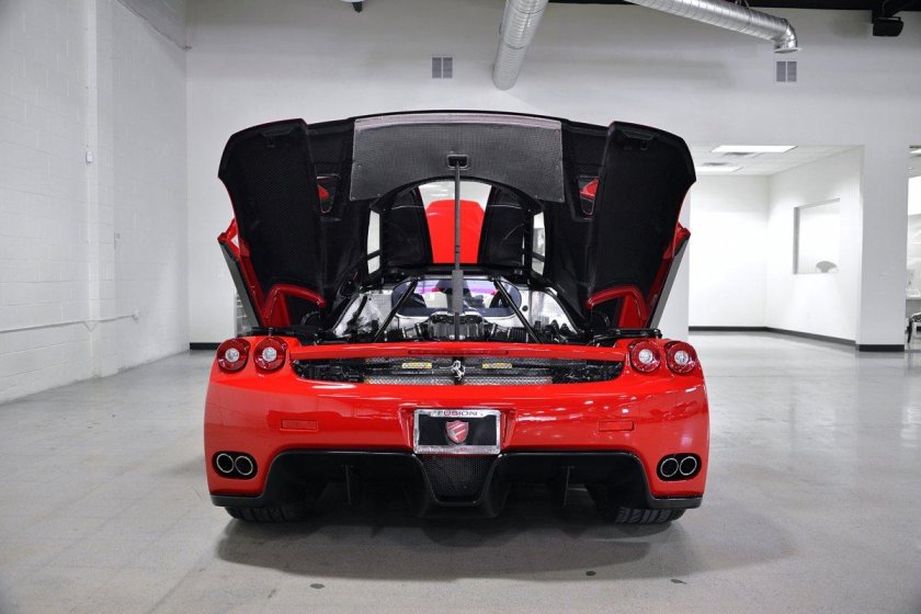 Ferrari Enzo капот