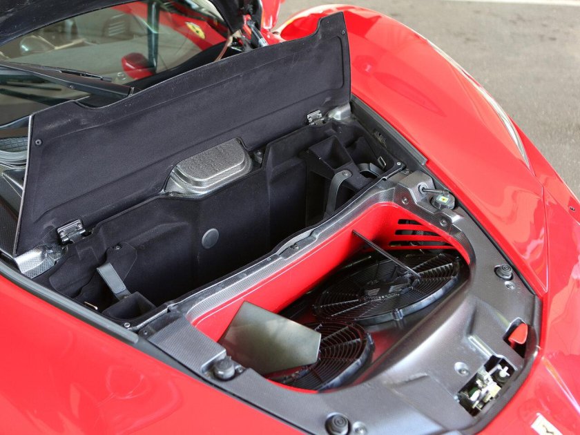 Ferrari LAFERRARI багажник