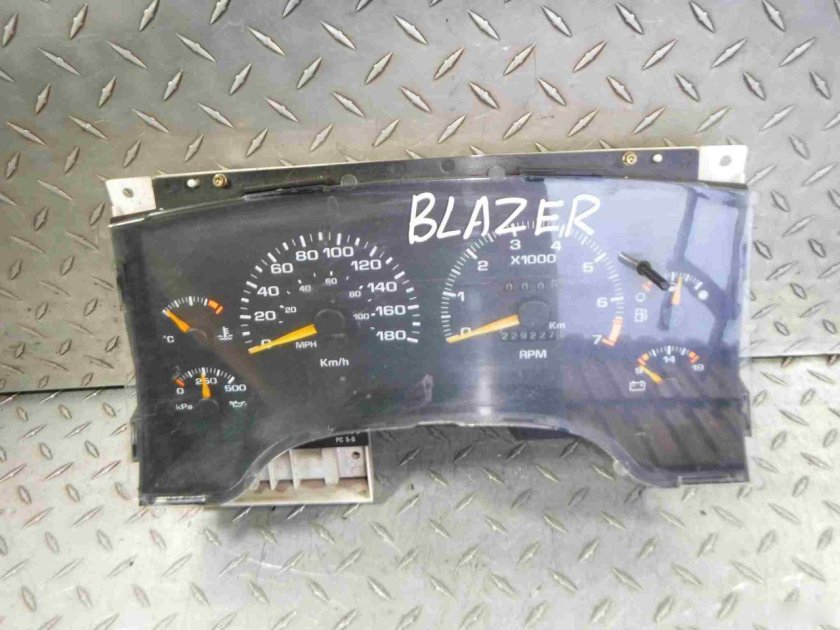 Приборка Шевроле блейзер 2