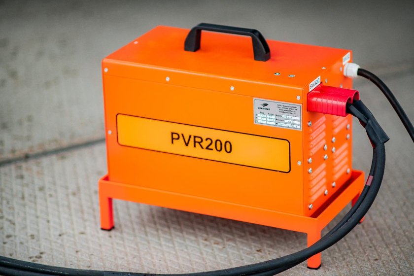 Аэродромный источник питания 400 Гц