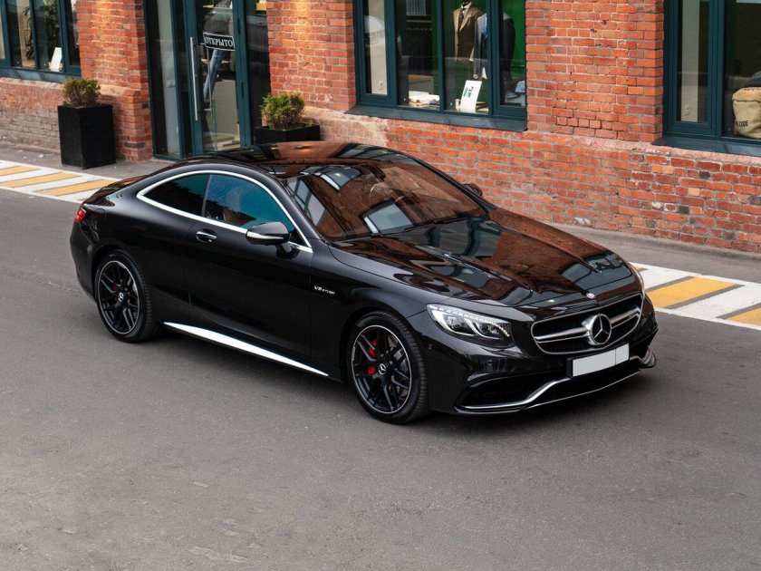 Mercedes Benz s63 AMG черный