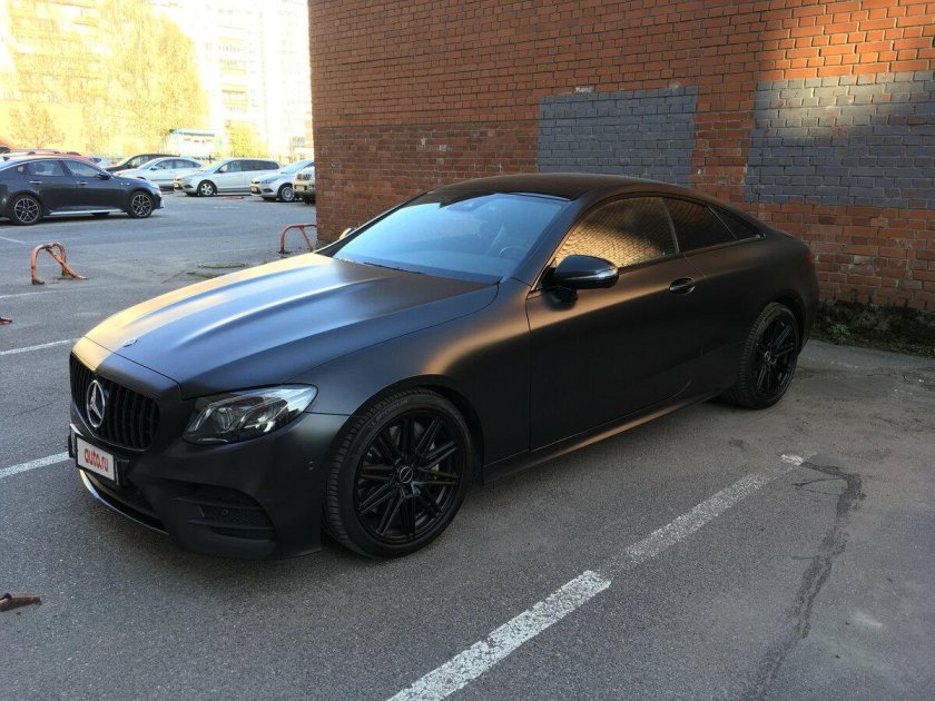 Мерседес е200 матовый черный