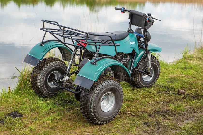 Мотовездеход "Атаман трайк"
