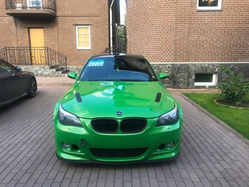 БМВ м5 е60 зеленая
