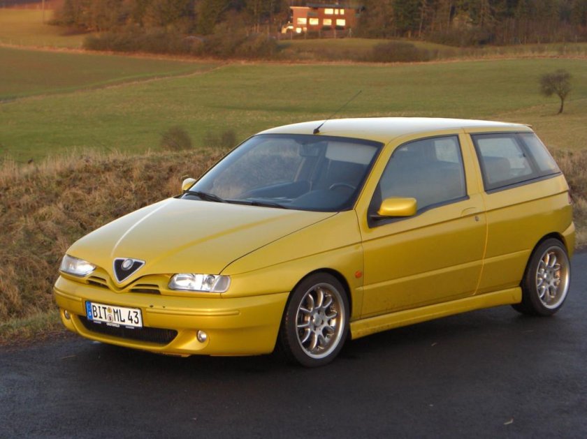 Альфа Ромео 145