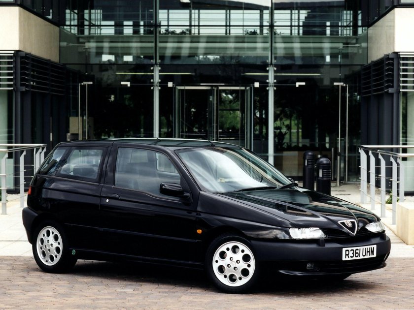 Alfa Romeo 145